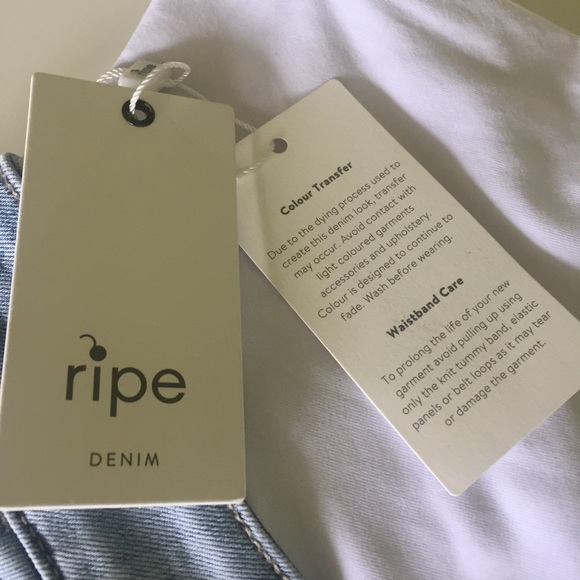 NWT RIPE womens S maternity denim shorts light wash over tummy waistband stretch - Picture 4 of 16